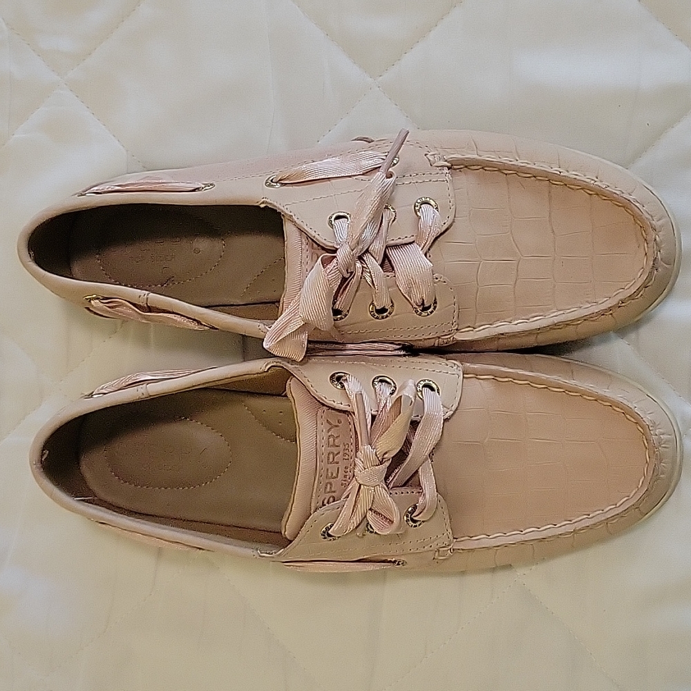 Pink crocodile Sperry Boat shoes